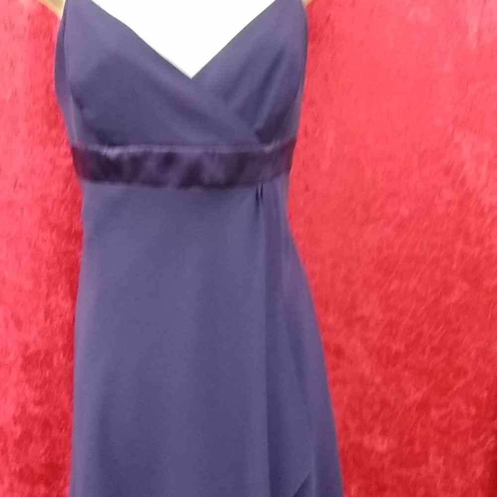 Dresses - Picture 2 of 5